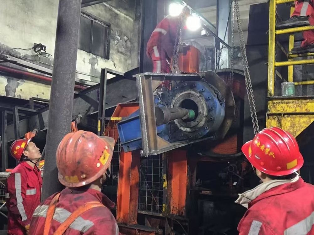 陕煤建设机电安装公司曹家滩项目部:提前8小时完成春节检修任务